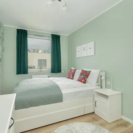 With 2 Bedrooms And Free Garage By Renters * Poznań