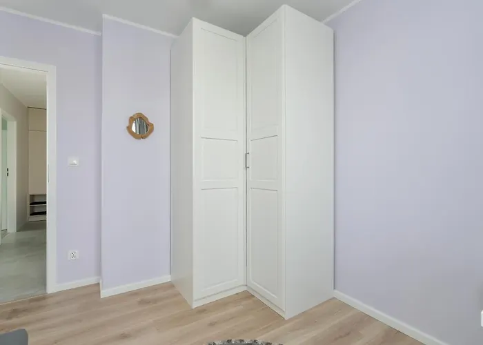 Apartment With 2 Bedrooms And Free Garage By Renters