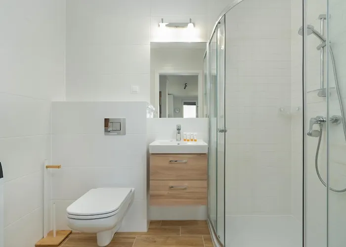 With 2 Bedrooms And Free Garage By Renters Apartment