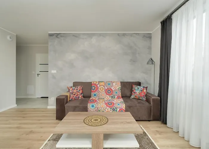 With 2 Bedrooms And Free Garage By Renters Apartment