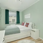 With 2 Bedrooms And Free Garage By Renters * بوزنان