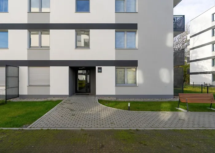 With 2 Bedrooms And Free Garage By Renters * Poznaň