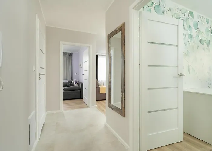 Apartment With 2 Bedrooms And Free Garage By Renters